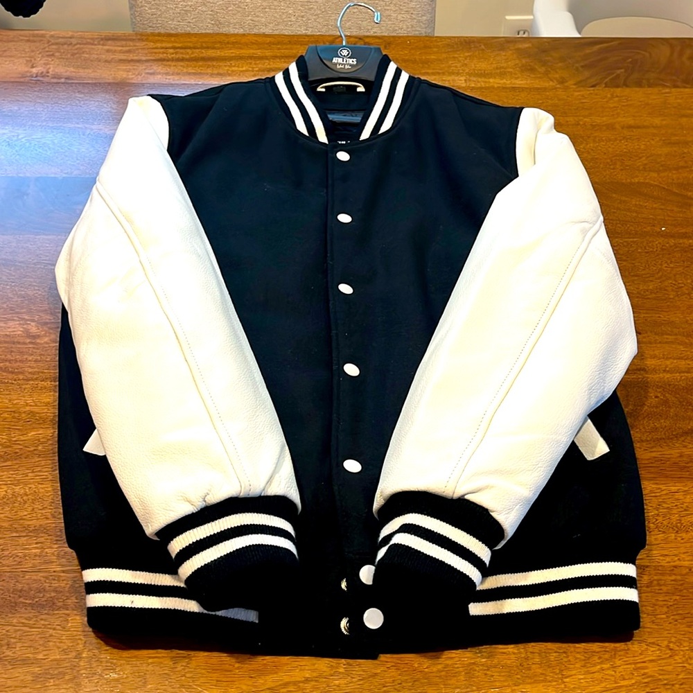 Whet Blu Athletics size Medium like new quality